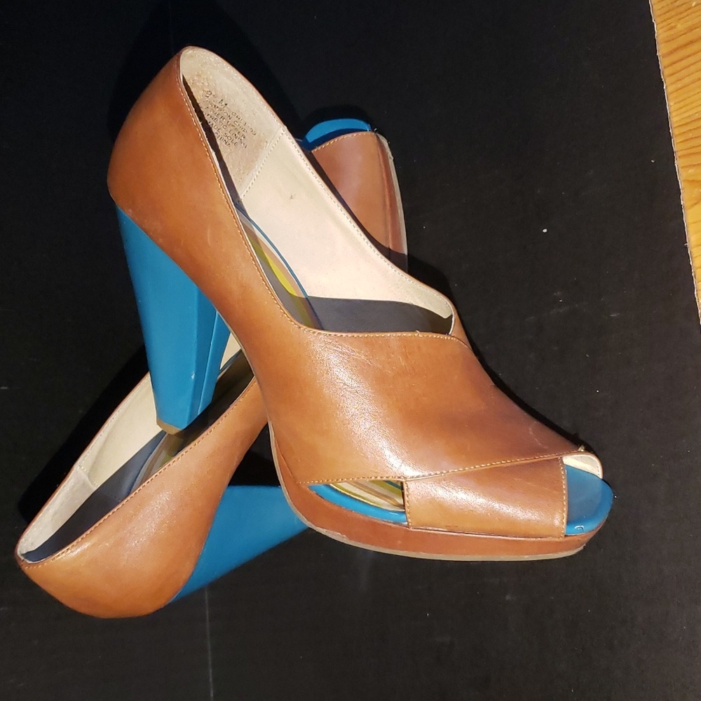 Kenneth Cole Reaction Peep Toe Platform Pump